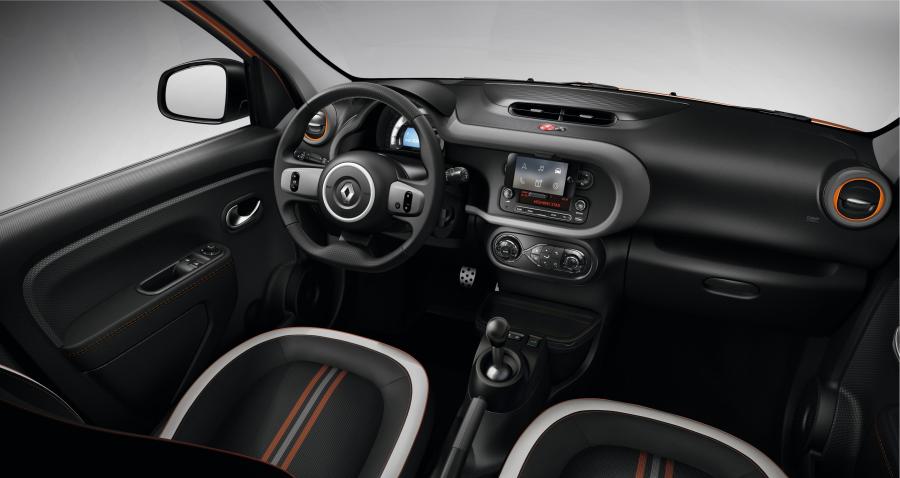 Интерьер Renault Twingo GT 2016 года  (фото 31 из 49)